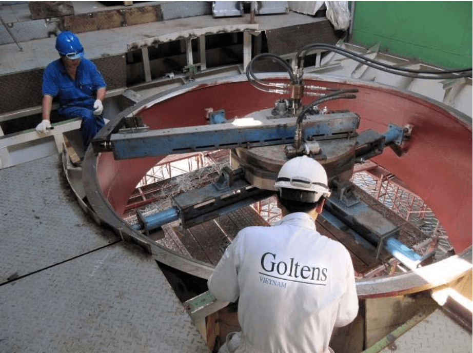 Goltens In-Place machinists performing Alignment of flange facing machine on thruster seat