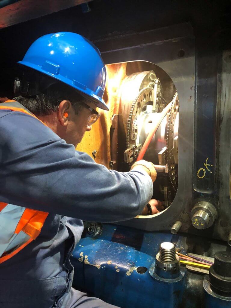 Wartsila 18V32LN crankshaft machining and engine block repair