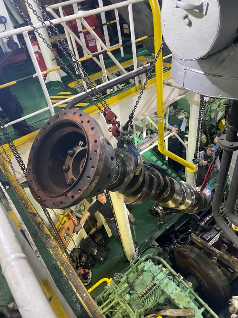 Goltens technicians rigging Daihatsu crankshaft from the engine room