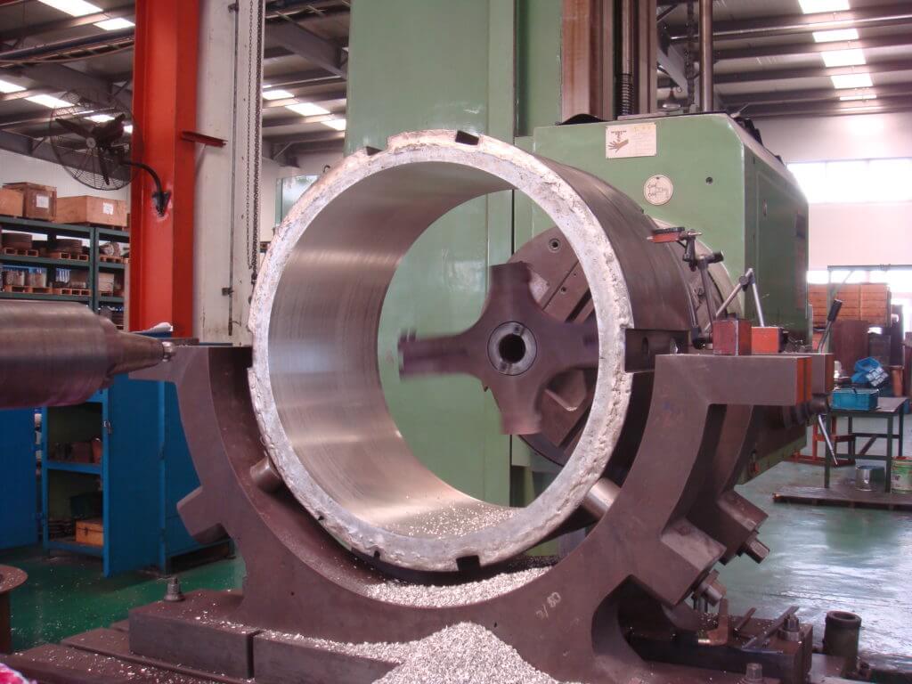FWD stern tube bearing being machined after rebabbitting
