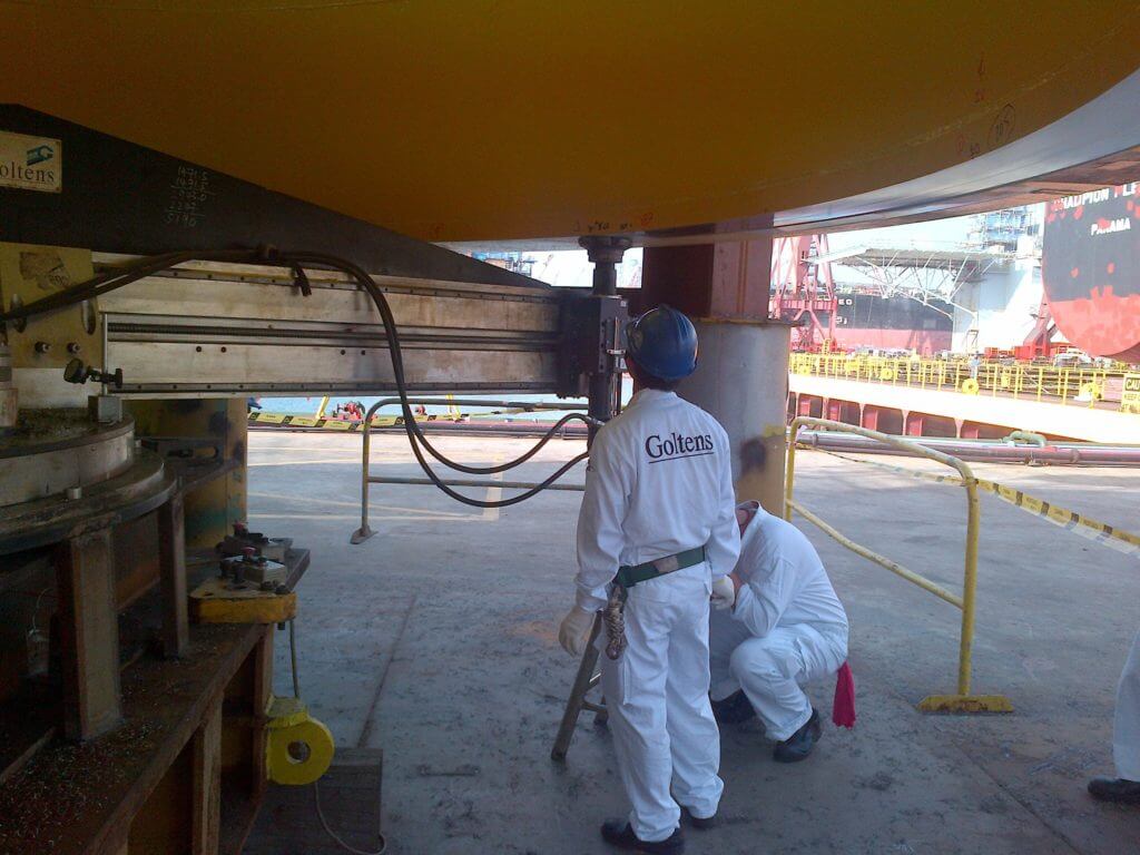 Machining of the underside of the turret head in progress