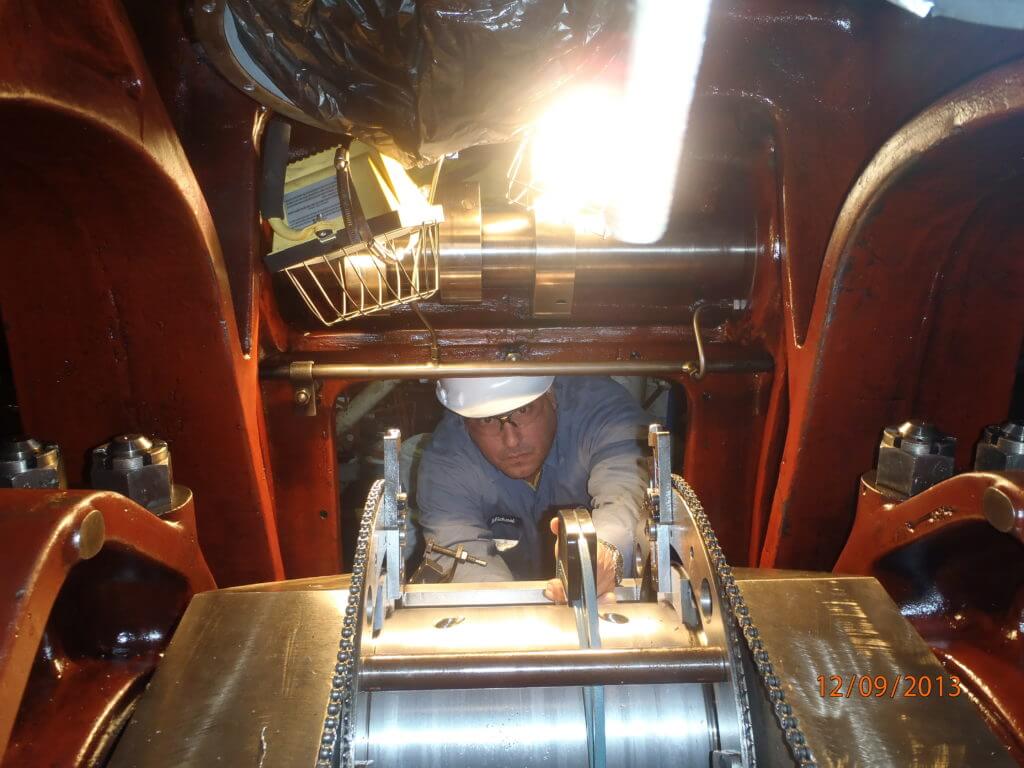 Checking the journal diameter during machining