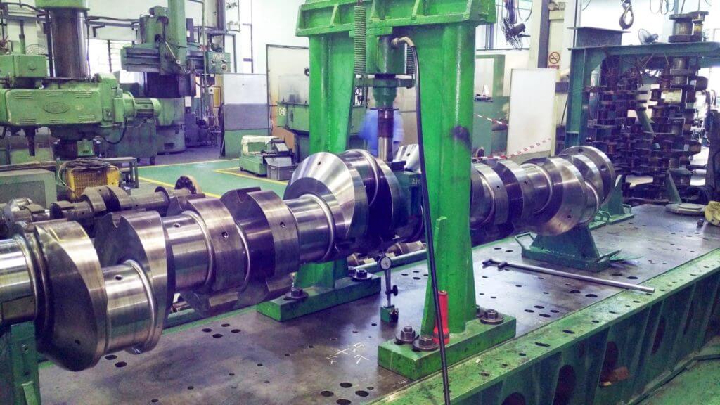 Straightening of MAN B&W 6L28/32H crankshaft in Goltens' workshop