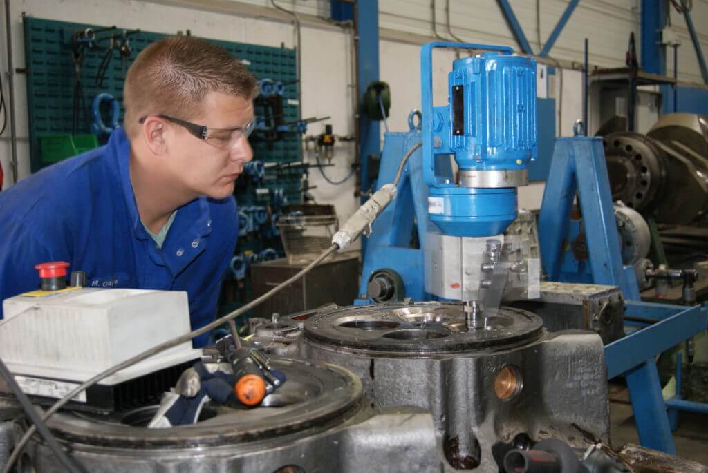 Machining of MAN cylinder head valve seats at Goltens Rotterdam