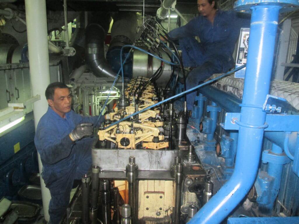 Goltens disassembling Bergen Diesel cylinder heads