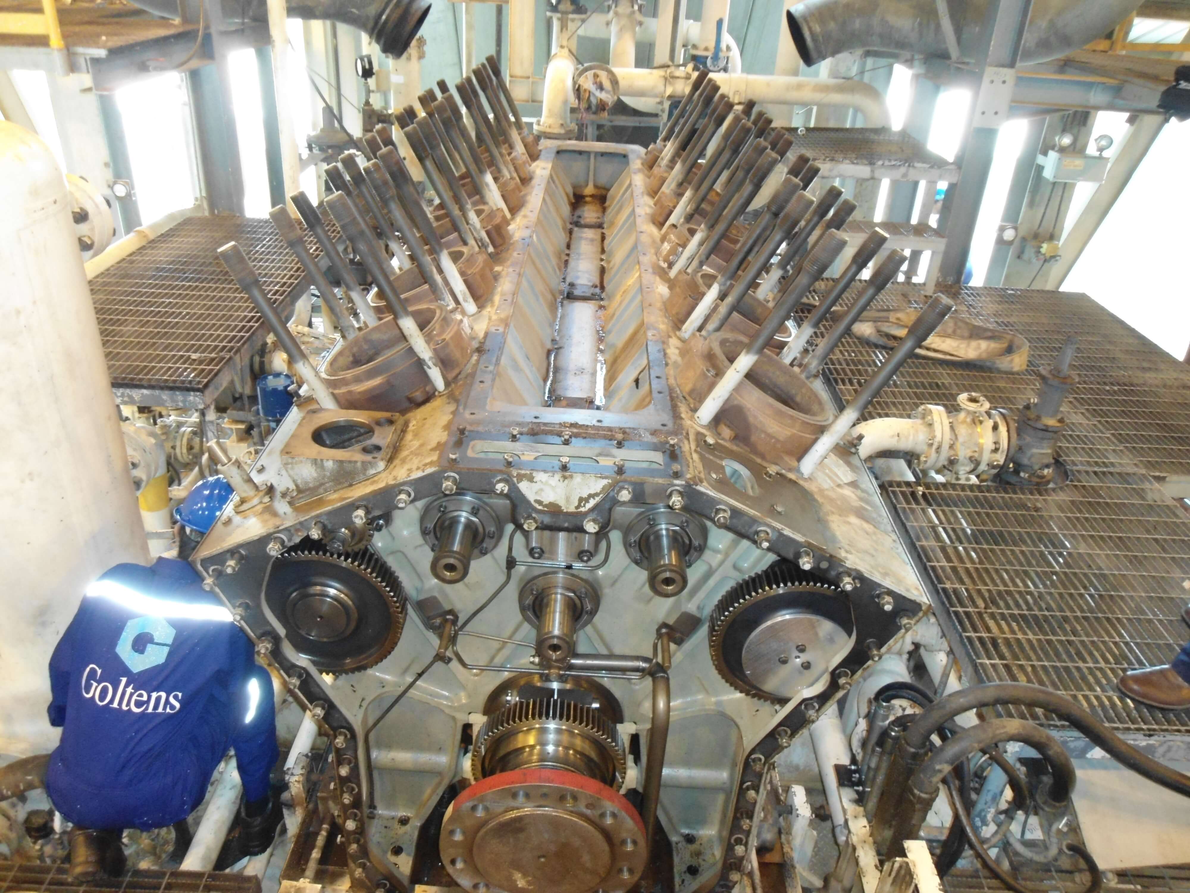 Disassembly of engine prior to lifting block