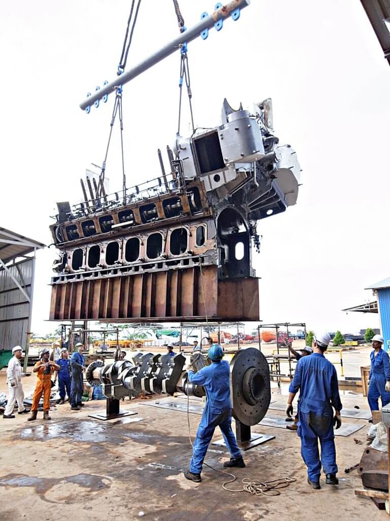 Lowering the engine for installation of crankshaft